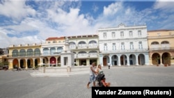 La Plaza Vieja de La Habana, antes llena de turistas, permanece vacía este 8 de junio de 2024. (REUTERS/Yander Zamora)