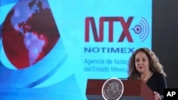 La directora de Notimex, Sanjuana Martínez, habla durante la rueda de prensa diaria en el Palacio Nacional de la Ciudad de México, el 19 de julio de 2019. Prensa de la Presidencia de México vía AP, Archivo. Foto proporcionada por la oficina de prensa de la presidencia de México.