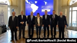 Expresidentes de Latinoamérica reunidos en el II Encuentro del Grupo Libertad y Democracia, en Buenos Aires. (Foto: @FundLibertadRos/X)