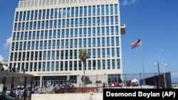 Sede de la Embajada de Estados Unidos en La Habana, Cuba. Foto: AP/Desmond Boylan/Archivo