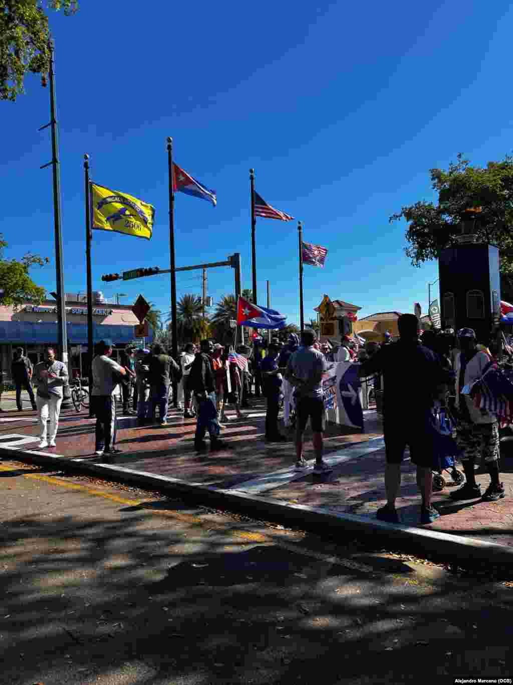 Caminata en Miami en apoyo a los cubanos que protestaron el 17M