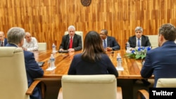 Miguel Díaz-Canel reunido con una delegación de la Asociación Nacional de Departamentos de Agricultura de EEUU/ (@DIAZCANELB/X) 