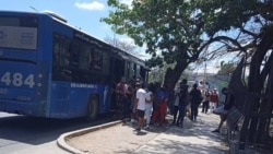 Crisis en el transporte público impacta a los habaneros 