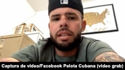 Iván Prieto, tras su llegada a Miami. (Captura de video/Facebook Pelota Cubana)