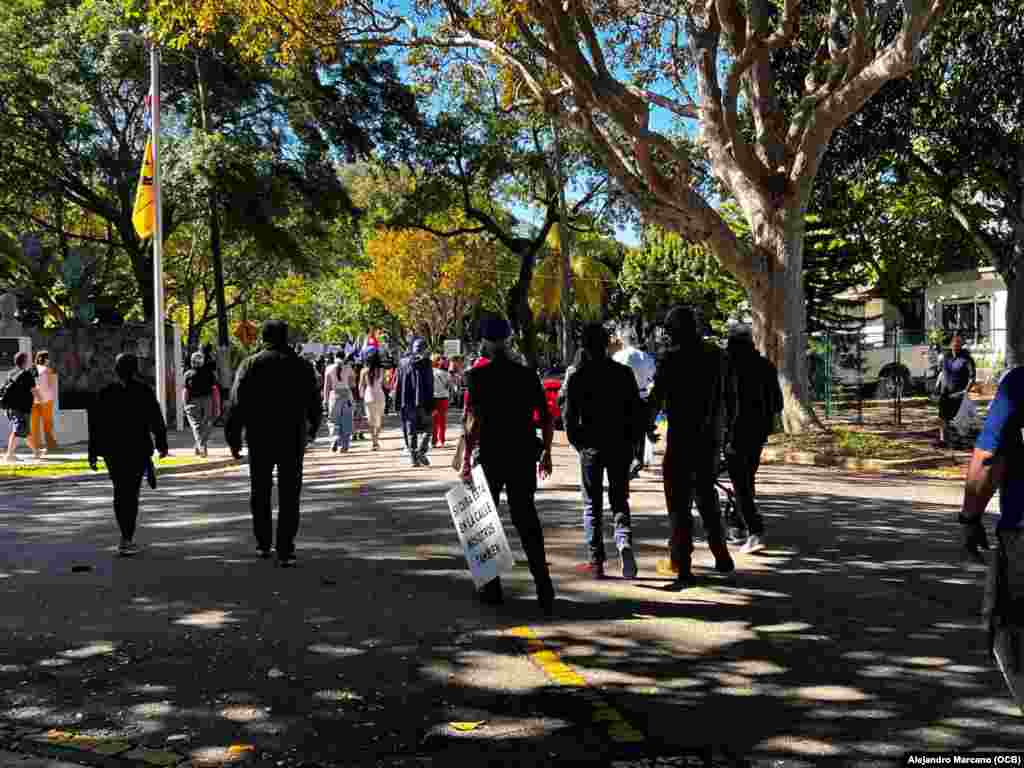 Caminata en Miami en apoyo a los cubanos que protestaron el 17M