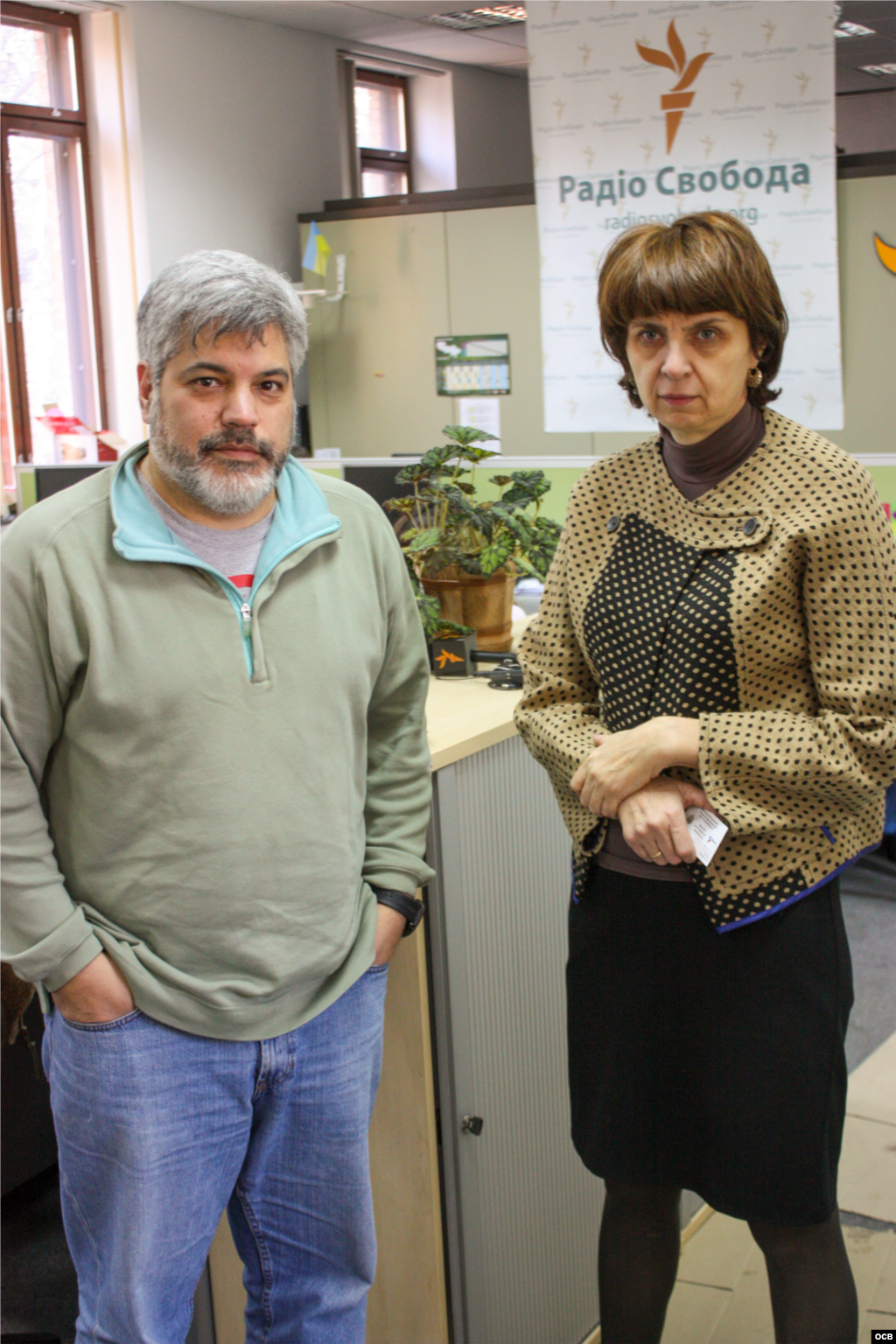 Alvaro Alba e Inna Kuznetsova en la sede de Radio Libertad (Kyiv) en febrero del 2014.