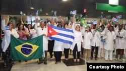 Médicos cubanos llegan a Brasil. (Archivo)