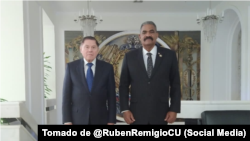 Viacheslav Lebedev, presidente del Tribunal Supremo de la Federación Rusa junto a Rubén Remigio Ferro.