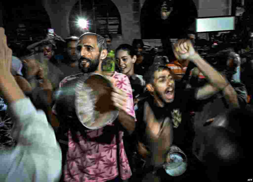 Protesta en El Vedado, La Habana, el sábado 1ro de octubre. (YAMIL LAGE / AFP)