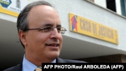 Frank Mora, cuando era subsecretario de Defensa Adjunto para Asuntos del Hemisferio Occidental, en 2010, en Medellín, Colombia. (RAUL ARBOLEDA / AFP).