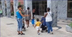 Las ocupantes del edificio han recibido amenazas de desalojo por parte de las autoridades. (Captura de video/Cubanet)