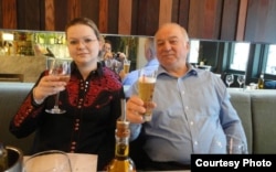 Skripal y su hija Yulia