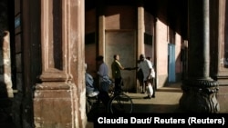 Una esquina en La Habana. Foto Archivo