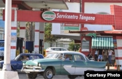 Gasolinera cubana operada por CUPET y el grupo militar CIMEX (Hablemos Press).