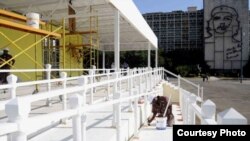 Altar para misa papal en Cuba.