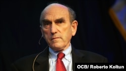 El diplomático Elliott Abrams el 10 de enero de 2020 en un foro de la Universidad FIU, en Miami, Florida.