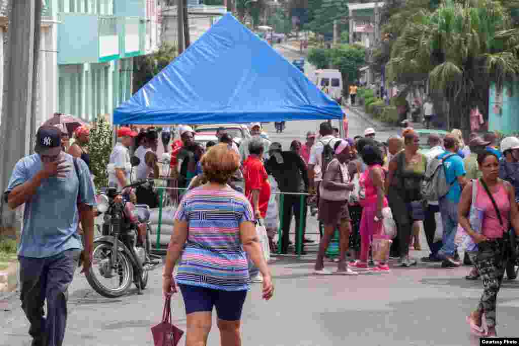 Preparativos en Santiago de Cuba. Foto Angélica Producciones