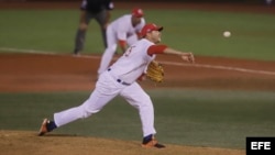 El lanzador Lázaro Blanco de los Alazanes de Granma de Cuba durante el juego de semifinal de la Serie del Caribe ante las Águilas Cibaeñas de República Dominicana el 7 de febrero de 2018, celebrado el estadio Charros de Jalisco.