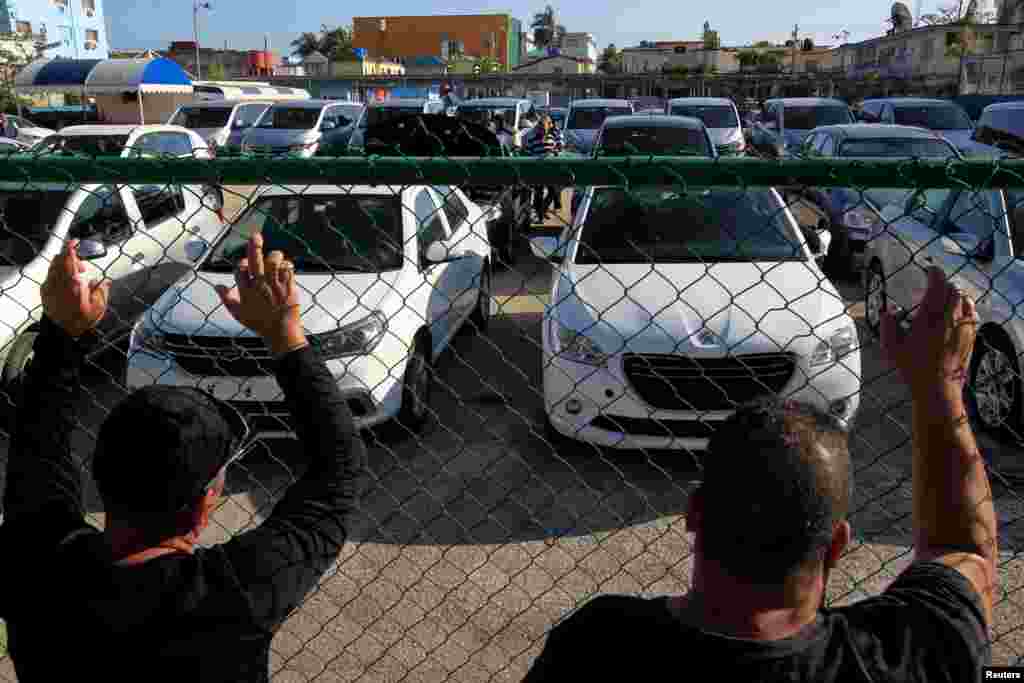 Autos usados a la venta en La Habana, el 25 de febrero del 2020.