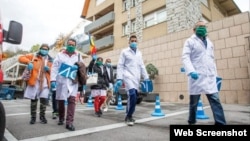 Médicos cubanos en Andorra. (Foto tomada del Diario de Andorra)