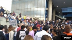 Manifestación opositora en el Parque Cristal de Caracas.