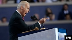 El vicepresidente estadounidense, Joe Biden, habla en el tercer día de la Convención Nacional Demócrata 2016 hoy, miércoles 27 de julio de 2016, en el Wells Fargo Center de Filadelfia, Pensilvania (EE.UU.). La reunión de cuatro días terminará con la acept