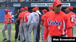 Peloteros cubanos en el Torneo de los Puertos de Rotterdam.