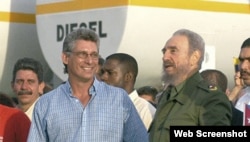 Díaz-Canel junto a Fidel Castro, durante la etapa al frente del PCC en Holguín.