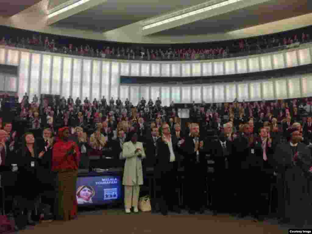 El Premio Sájarov a la Libertad de Conciencia, llamado así por el científico y disidente soviético Andréi Sájarov, fue creado en diciembre de 1988 por el Parlamento Europeo para homenajear a personas u organizaciones que han dedicado sus vidas a la defensa de las libertades y los derechos humanos, concretamente el derecho a la libertad de expresión.