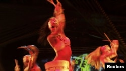 Una bailarina de Tropicana.