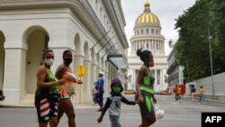 La Habana sigue presentando un alto índice de contagios pese a la intervención sanitaria. (YAMIL LAGE/AFP)