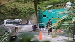 La policía nicaragüense será la encargada de autorizar los mitines políticos una vez que el Poder Electoral convoque a elecciones. En la foto los agentes asedian a los opositores. Foto Houston Castillo, VOA.