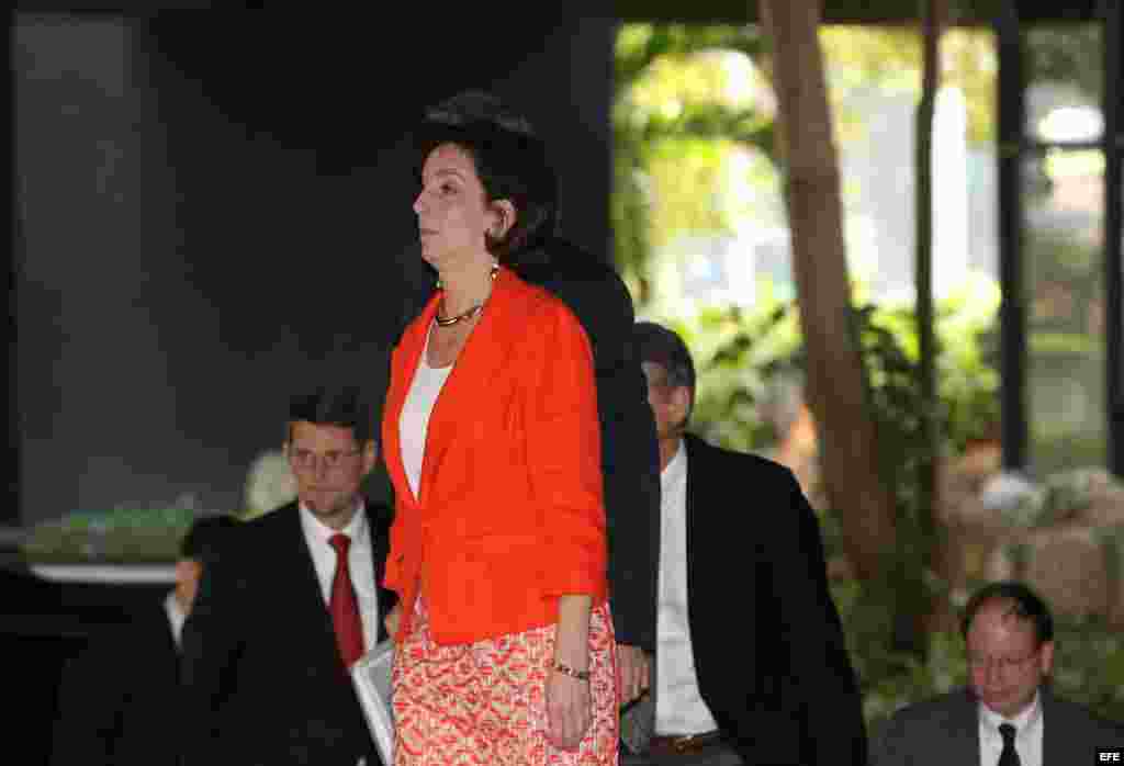 Roberta Jacobson, secretaria de Estado adjunta para Asuntos del Hemisferio Occidental, llega hoy, jueves 22 de enero de 2015, al Palacio de Convenciones de La Habana (Cuba).