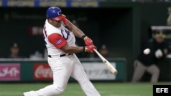 Alfredo Despaigne conecta un Grand Slam frente a Australia.