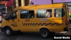 La campaña gubernamental por la aprobación del referendo constitucional llega al transporte público.