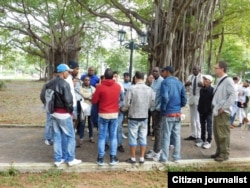 Reporta Cuba. Minutos antes de comenzar la jornada de #TodosMarchamos, el 14 de febrero. Foto: Ángel Moya.