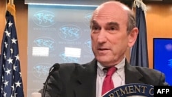 El enviado especial para Venezuela, Elliott Abrams, se dirige a la prensa en el Departamento de Estado. 