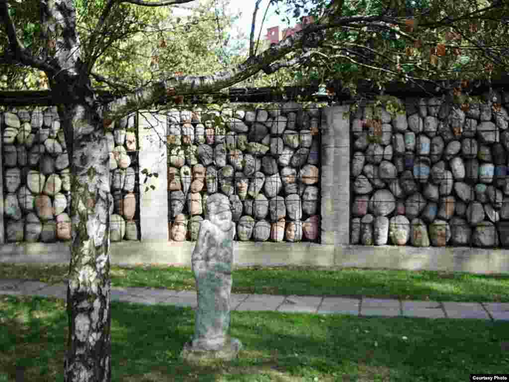 Homenaje a las víctimas del estalinismo en el Museum de Moscú. 