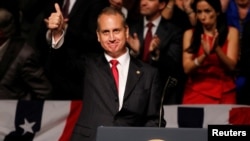 El representante republicano de la Florida Mario Díaz-Balart, durante un acto con el presidente Donald Trump en Miami, en junio del 2017.