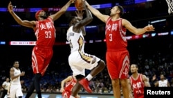 Equipos de la NBA jugando en Shanghai, China, en 2016. (Aly Song / Reuters).