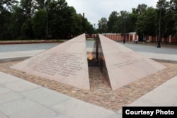 Monumento a los marinos sublevados en Kronstadt, San Petersburgo.