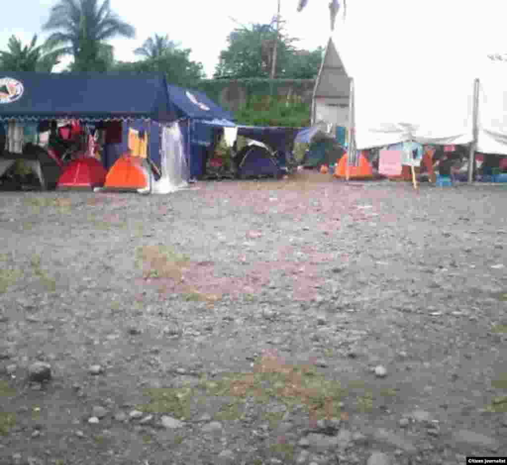 Cubanos en Panamá a la espera de una solución a su situación migratoria. Fotos de Yasmany Aguilera.