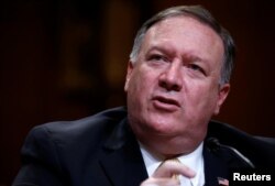 El secretario de Estado Mike Pompeo evaluó diferencias en los ataques a la salud de diplomáticos de EEUU en China y en Cuba.