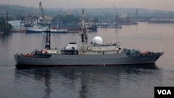 El barco ruso SSV-175 Viktor Leonov en la bahía de La Habana. (Foto: Archivo)