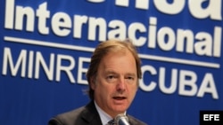 El secretario de Estado británico de Exteriores, Hugo Swire, en rueda de prensa en La Habana (Cuba).