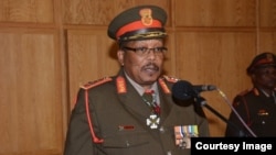 General Shoke, jefe del ejército de Sudáfrica. 