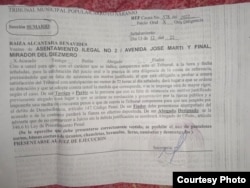 Documento que le fue entregado en el juicio a la acusada. (Cortesía Raiza Alcántara)