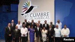 Obama junto a otros líderes regionales que participaron en la Cumbre.