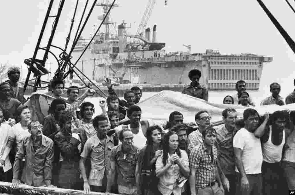 Refugiados cubanos llegan a Key West. AP Photo/Eddie Adams