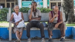 Ancianos en Cuba. Foto Miguel Arencibia. 